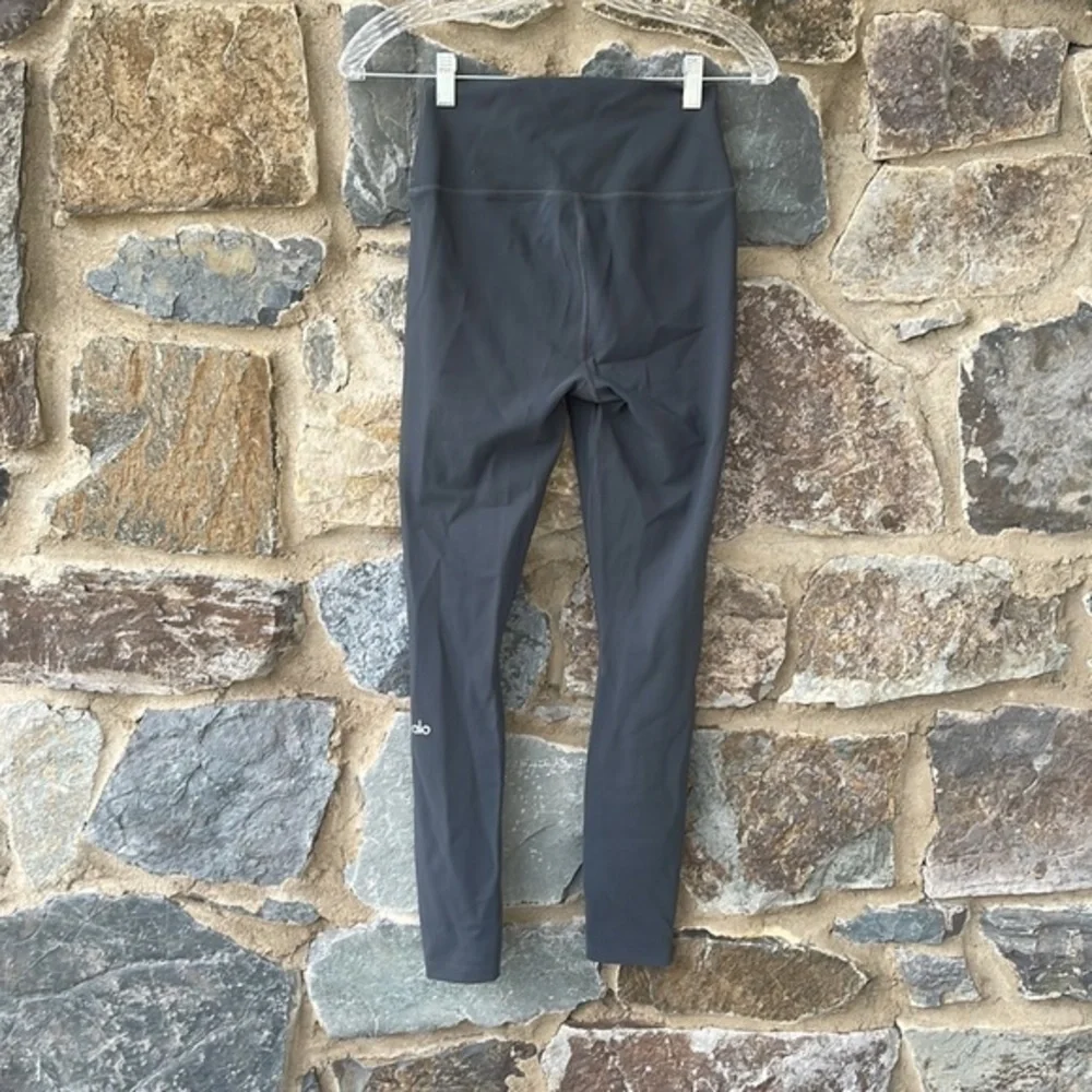 Alo Yoga High-Waist Ripped Warrior Legging in ‘Anthracite’ Gray Size Small